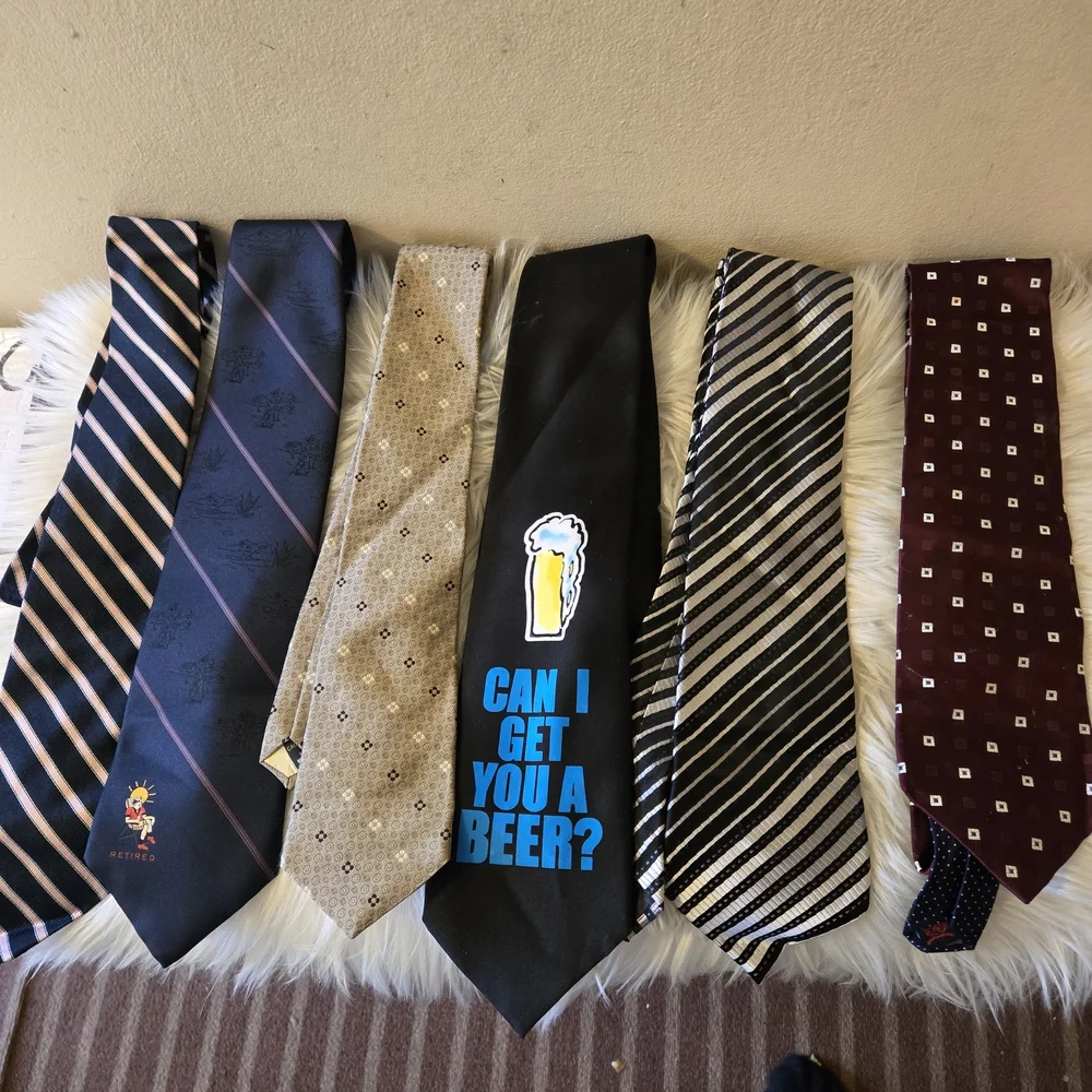 Assorted Men's Ties Collection - Picture 5 of 9